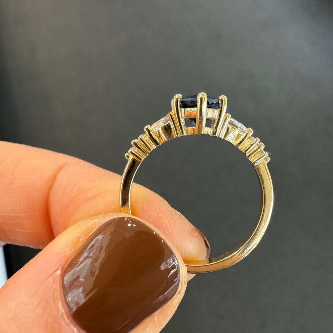 18ct Yellow Gold Ceylon Sapphire & Diamond Ring Set