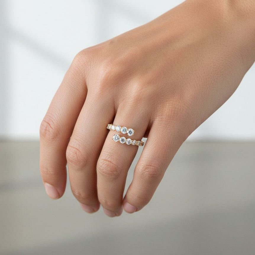 18ct Yellow Gold Cross-Over Graduated Diamond Ring