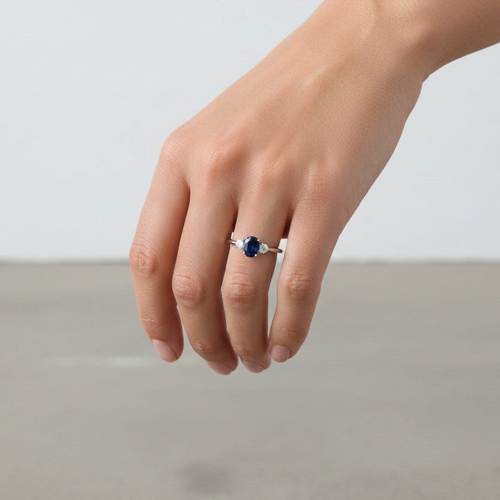 18ct White Gold Ceylon Sapphire &amp; Diamond Ring