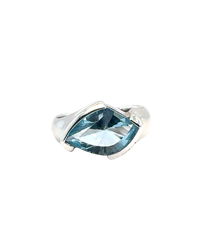 Sterling Silver Faceted Blue Topaz Ring