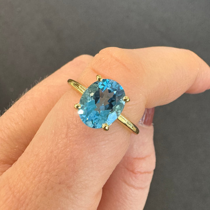 9ct Yellow Gold Blue Topaz Solitaire Ring