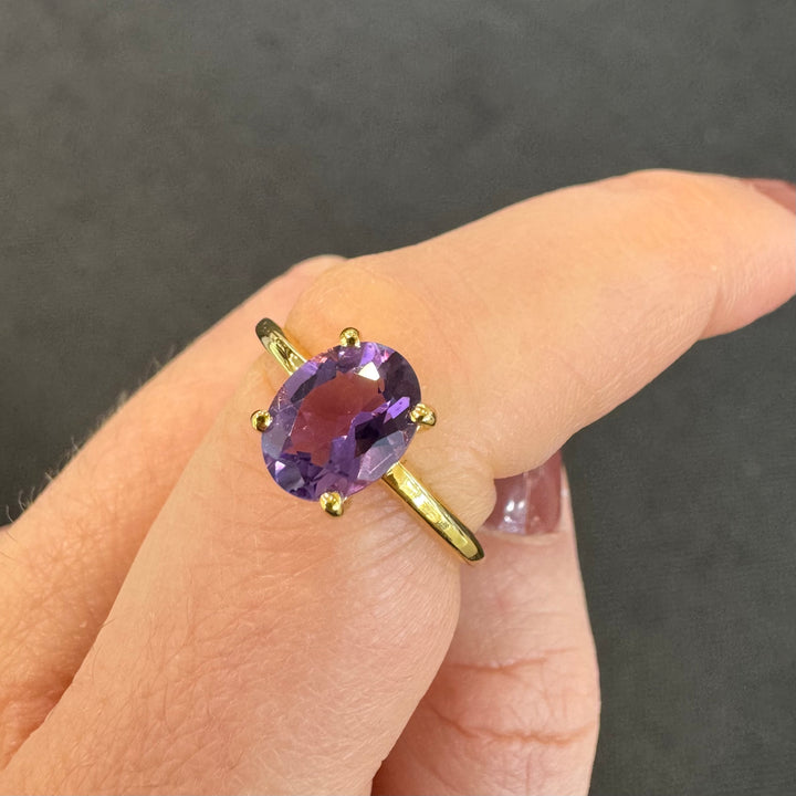 9ct Yellow Gold Amethyst Solitaire Ring