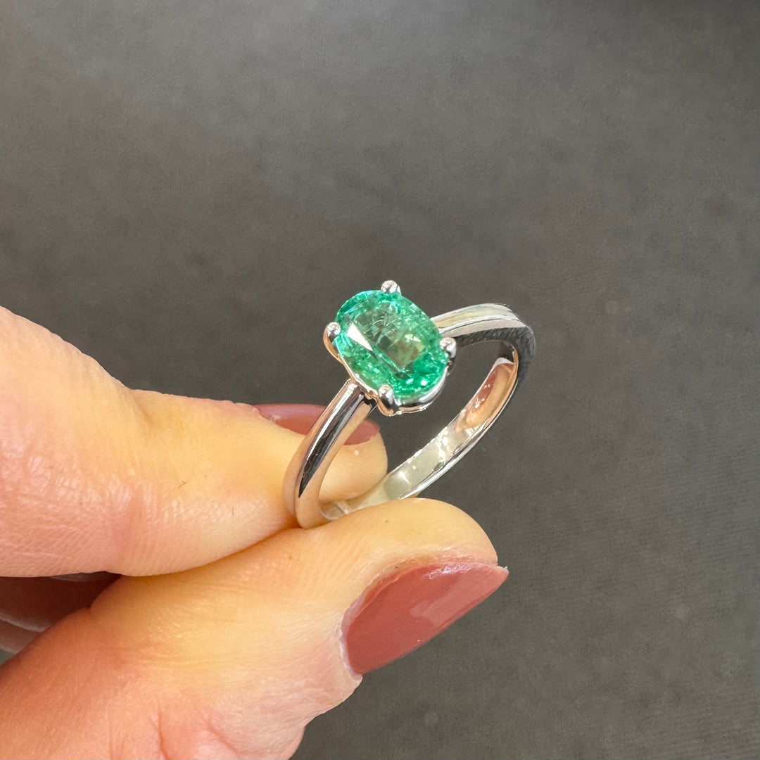 18ct White Gold Emerald Solitaire Ring