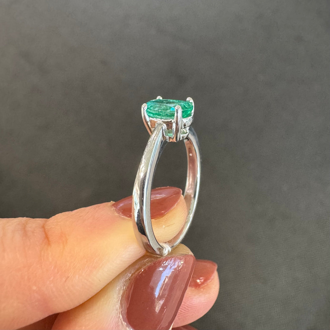 18ct White Gold Emerald Solitaire Ring