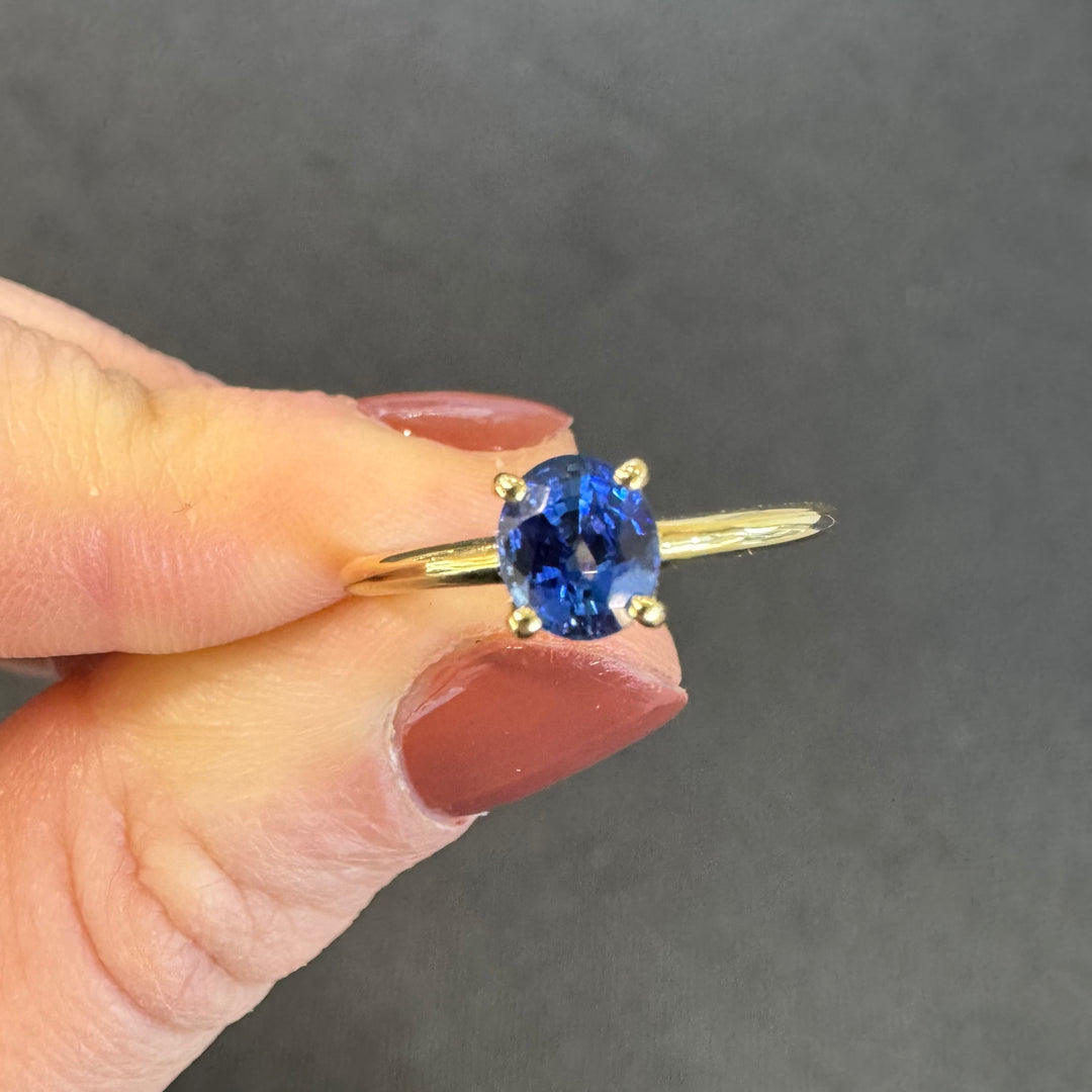 18ct Yellow Gold Ceylon Sapphire Solitaire Ring