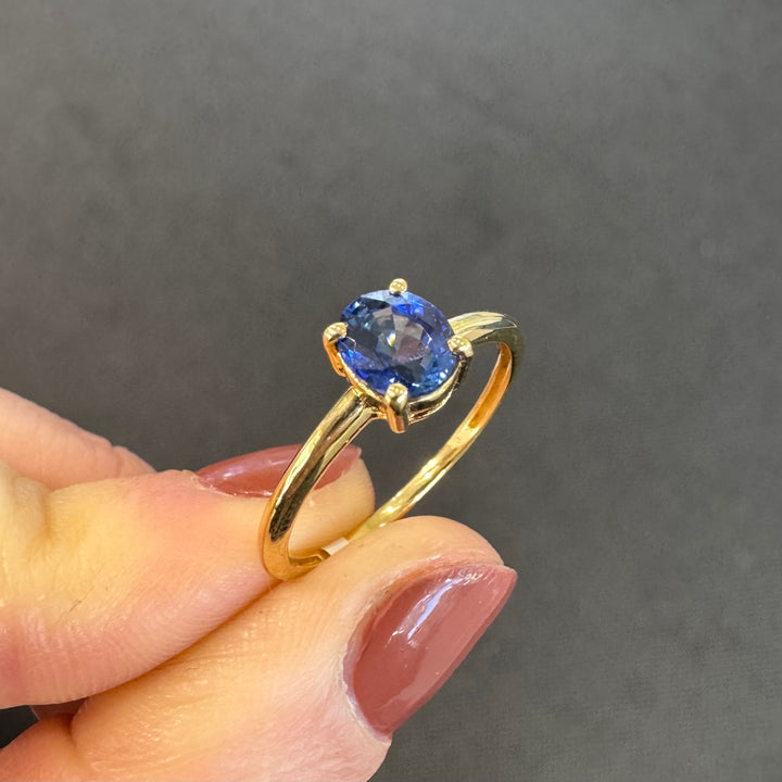 18ct Yellow Gold Ceylon Sapphire Solitaire Ring