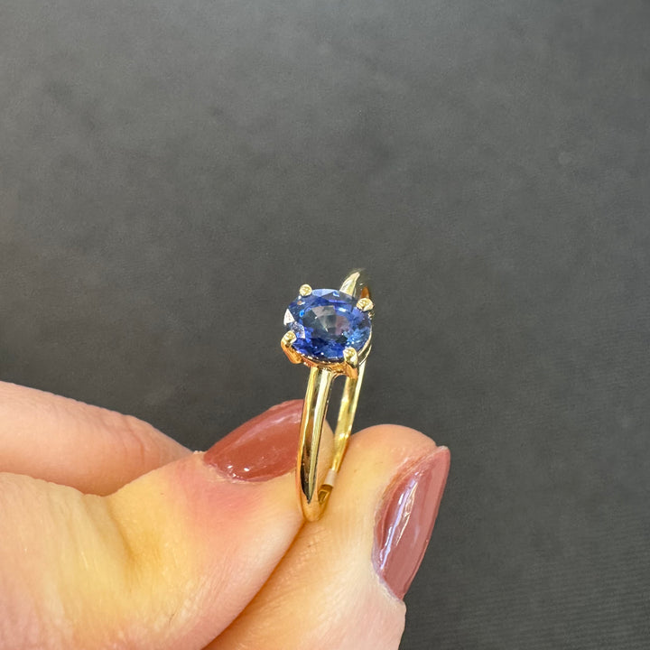 18ct Yellow Gold Ceylon Sapphire Solitaire Ring