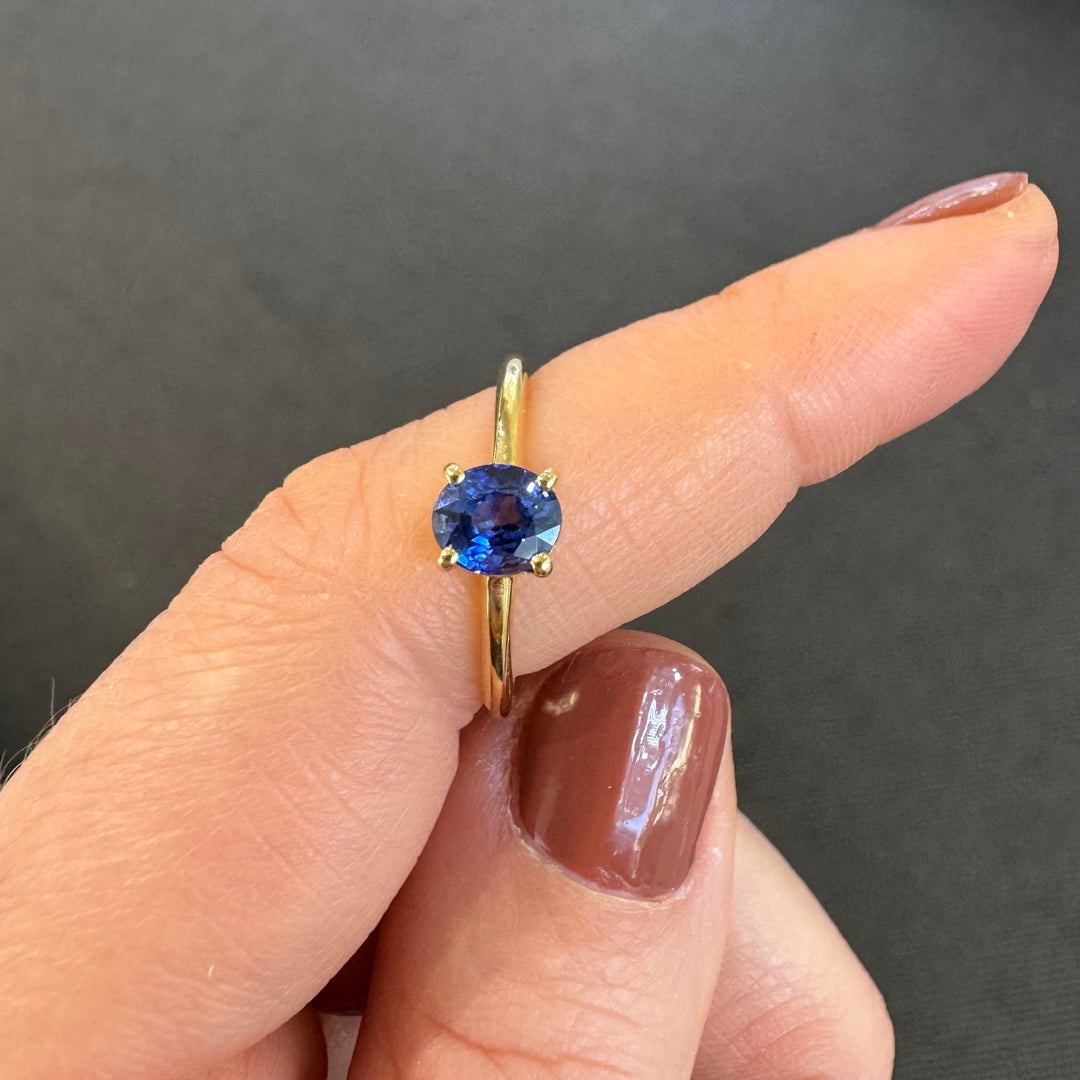 18ct Yellow Gold Ceylon Sapphire Solitaire Ring
