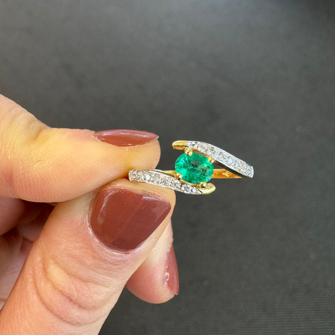 18ct Yellow Gold Emerald & Diamond Ring