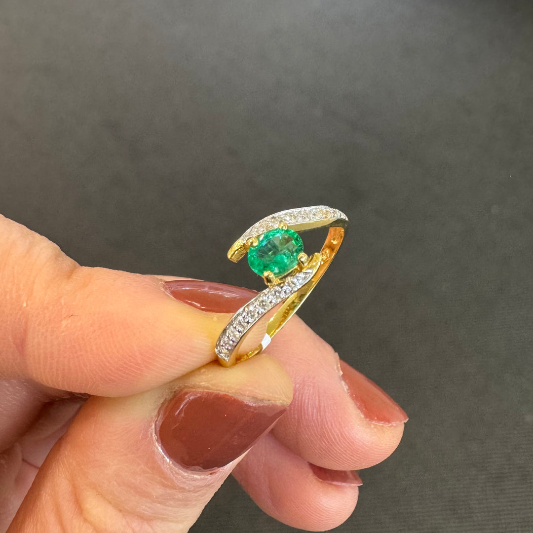 18ct Yellow Gold Emerald & Diamond Ring