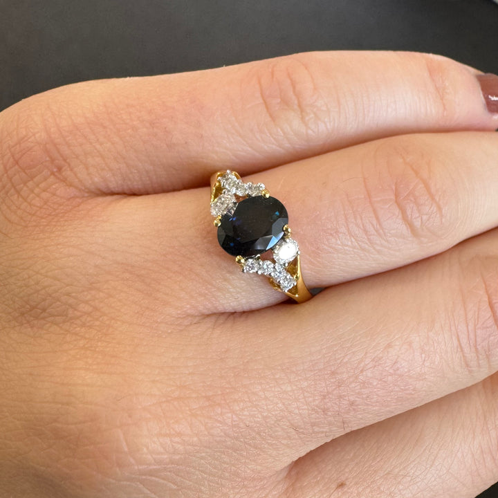 18ct Gold Sapphire & Diamond Ring