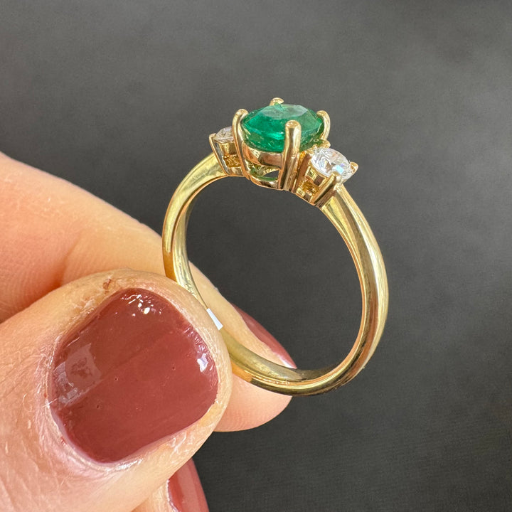 18ct Gold Emerald & Diamond Ring