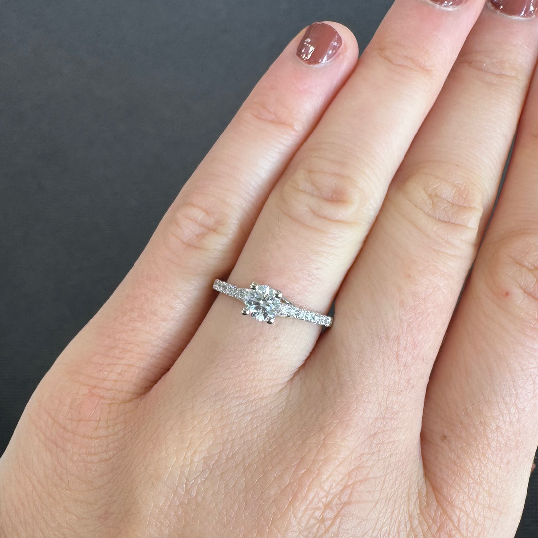 18ct White Gold Diamond Ring