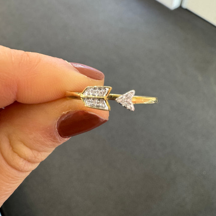 9ct Yellow Gold Diamond Arrow Ring