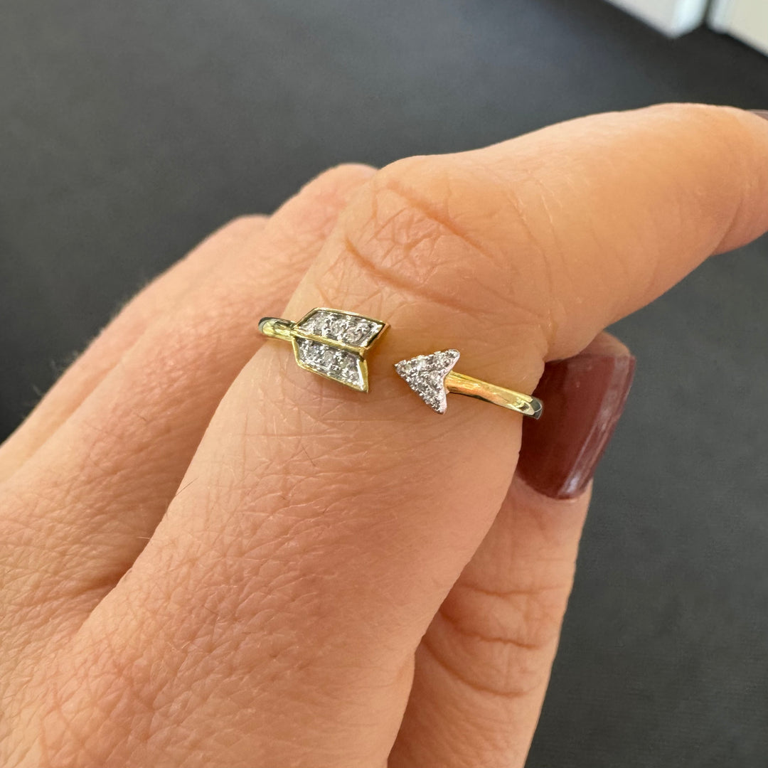 9ct Yellow Gold Diamond Arrow Ring