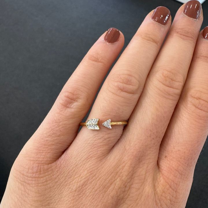9ct Yellow Gold Diamond Arrow Ring