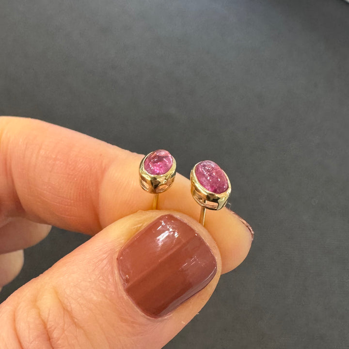 10ct Yellow Gold Oval Pink Tourmaline Stud Earrings
