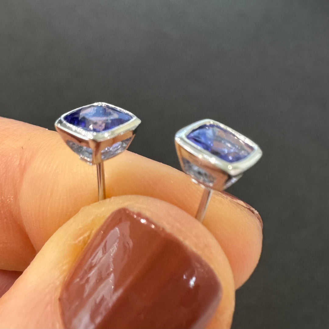 10ct White Gold Cushion Cut Tanzanite Stud Earrings