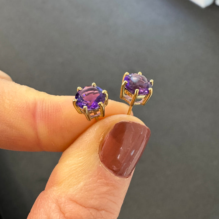 9ct Yellow Gold Amethyst Stud Earrings