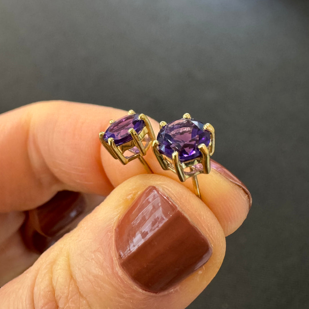 9ct Yellow Gold Amethyst Stud Earrings