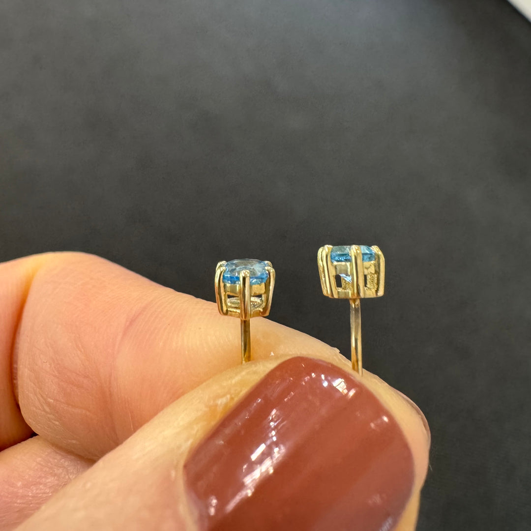 9ct Yellow Gold Blue Topaz Stud Earrings