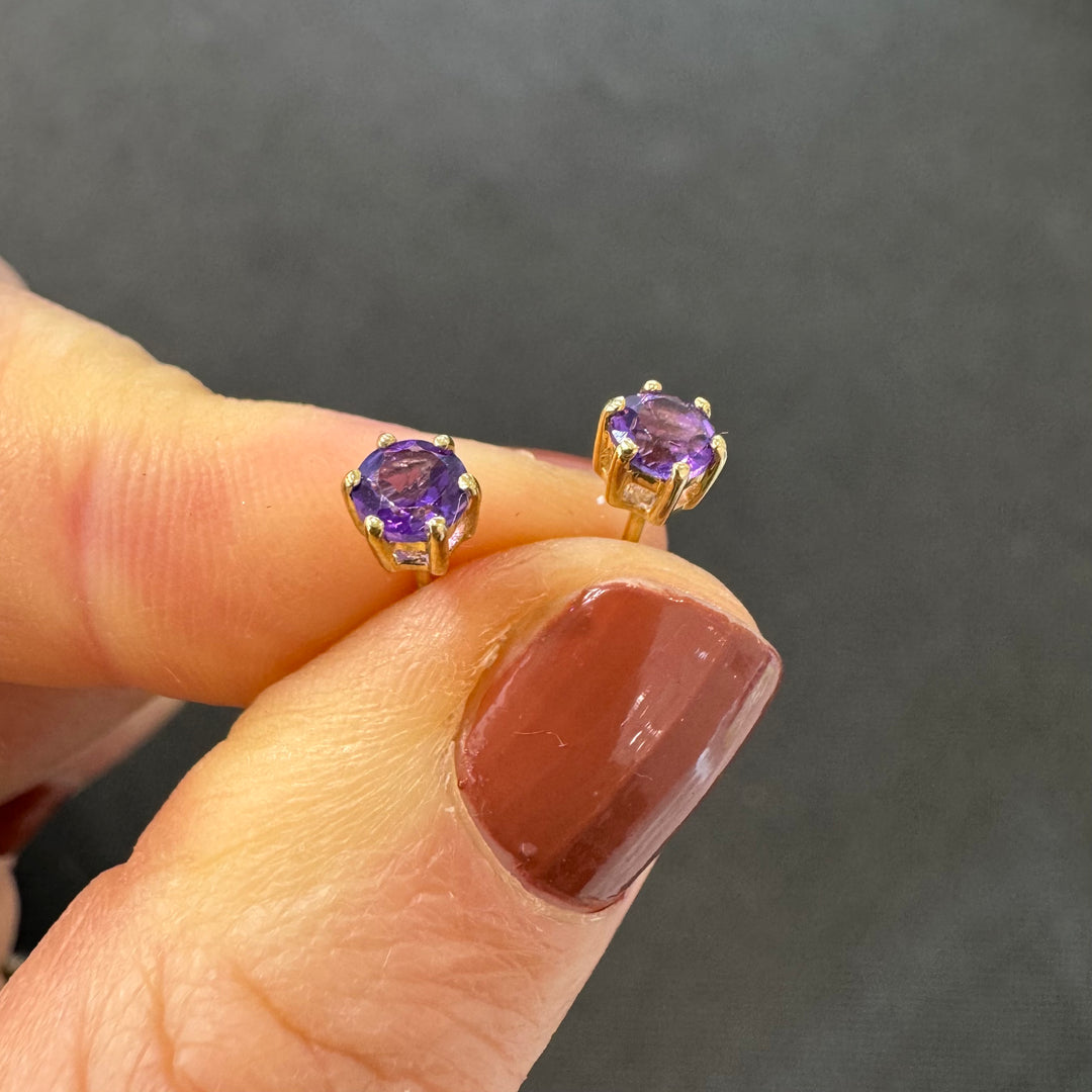 9ct Yellow Gold Amethyst Stud Earrings