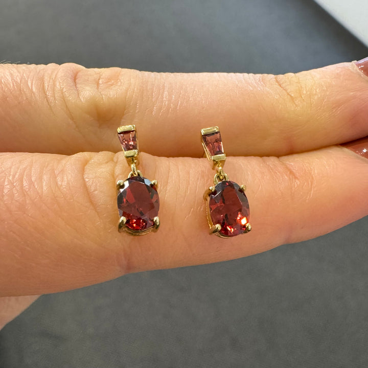 9ct Yellow Gold Garnet Drop Stud Earrings