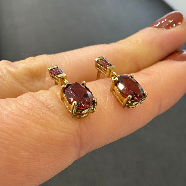9ct Yellow Gold Garnet Drop Stud Earrings