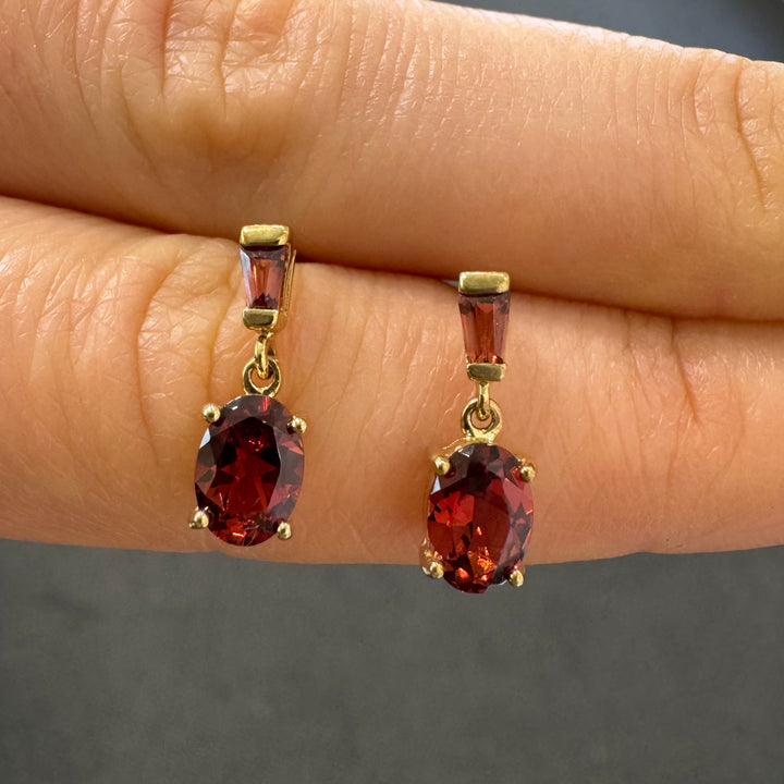 9ct Yellow Gold Garnet Drop Stud Earrings