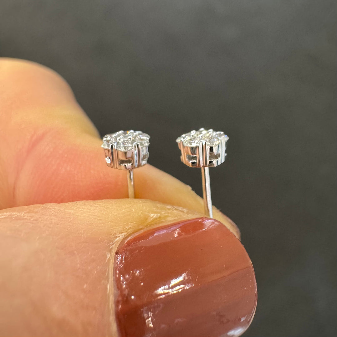 18ct White Gold Cluster Set Diamond Stud Earrings