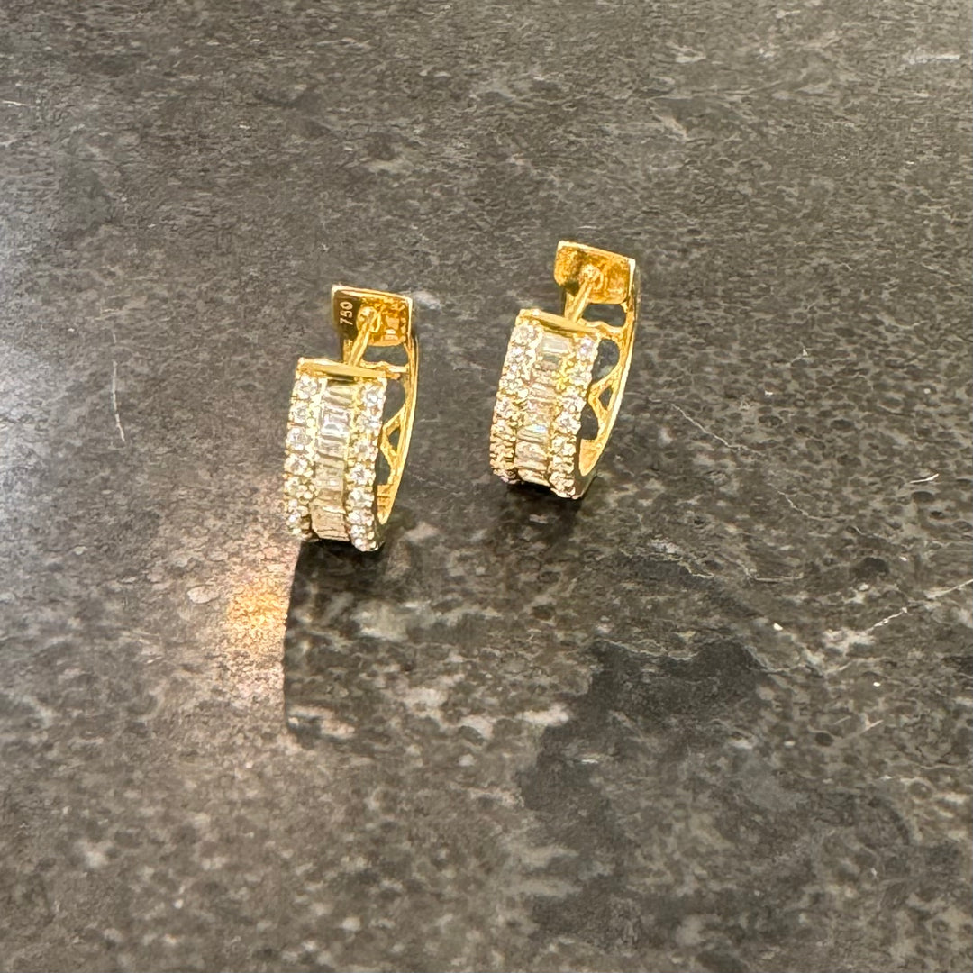 18ct Yellow Gold Baguette Huggie Hoop Diamond Earrings