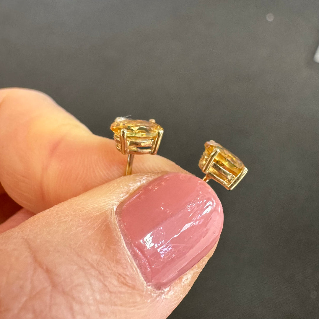 9ct Yellow Gold Oval Citrine Stud Earrings