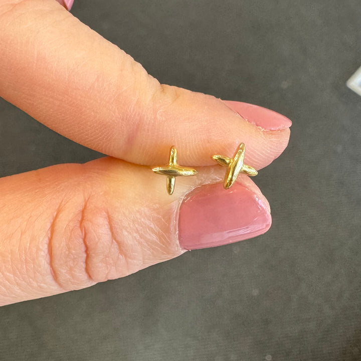 9ct Yellow Gold Small Cross Stud Earrings