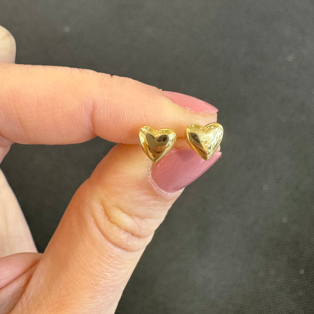 9ct Yellow Gold Love Heart Stud Earrings