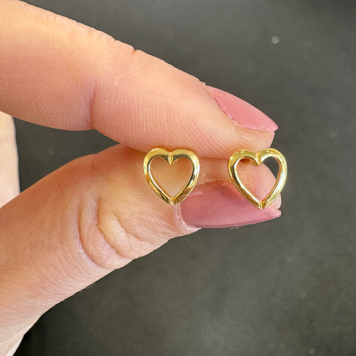 9ct Yellow Gold Love Heart Stud Earrings