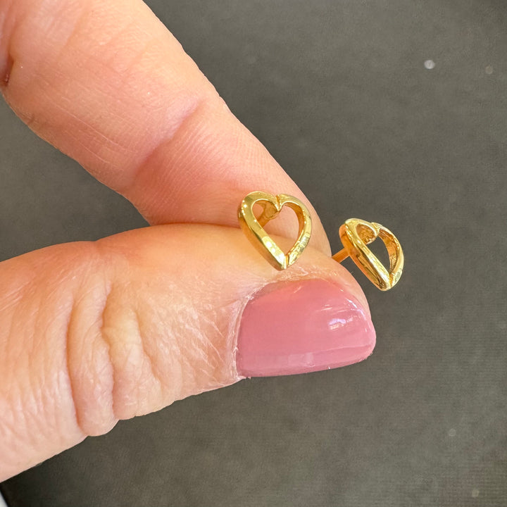 9ct Yellow Gold Love Heart Stud Earrings