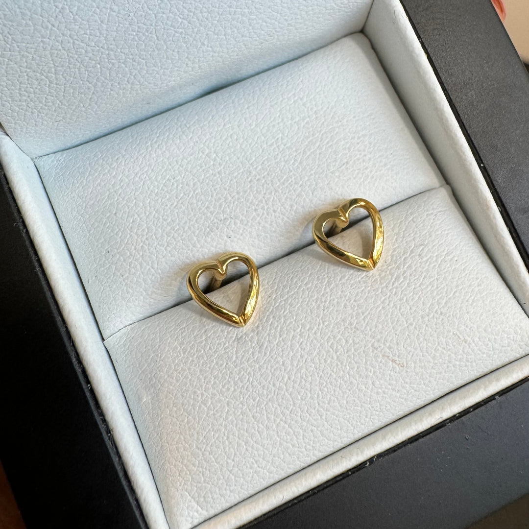 9ct Yellow Gold Love Heart Stud Earrings