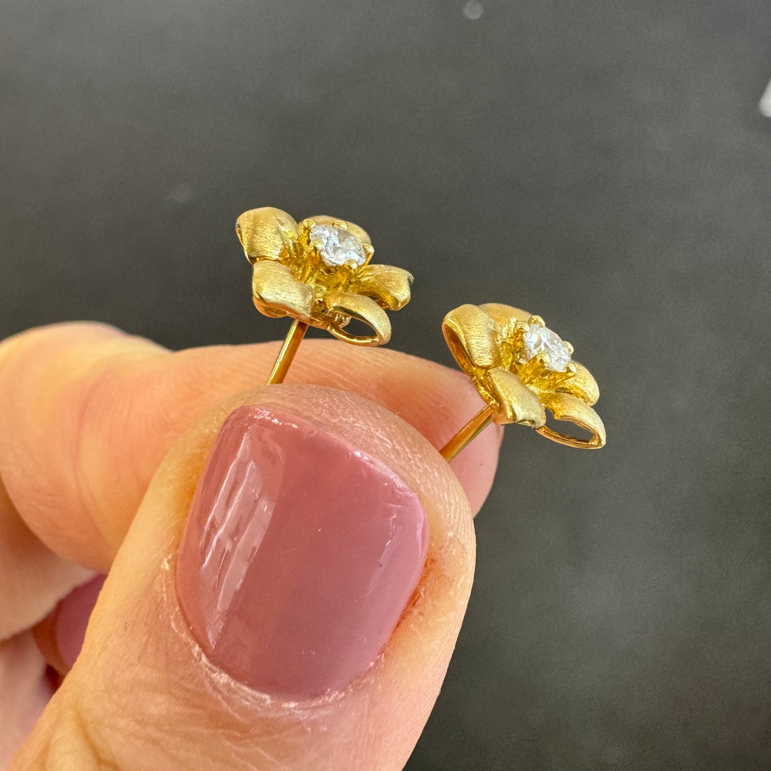 18ct Yellow Gold Diamond Flower Stud Earrings