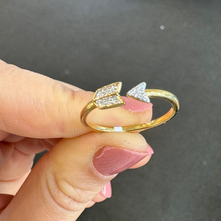 9ct Yellow Gold Diamond Arrow Ring
