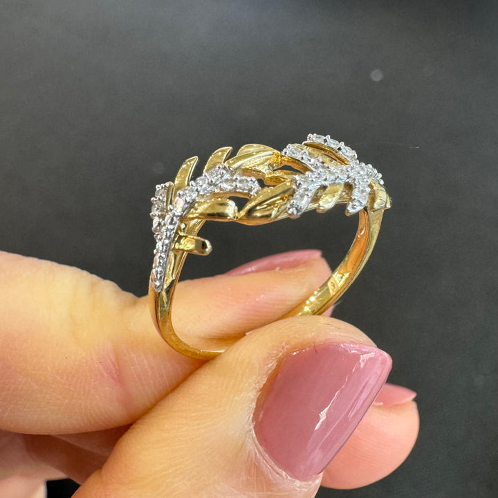 9ct Yellow Gold Diamond Leaf Ring