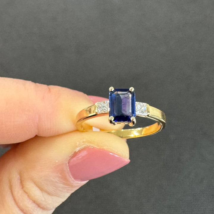 18ct Yellow Gold Sapphire & Diamond Ring