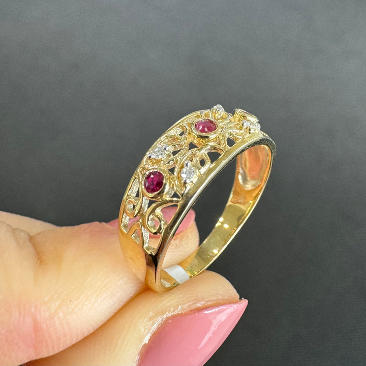 9ct Yellow Gold Ruby & Diamond Filigree Ring