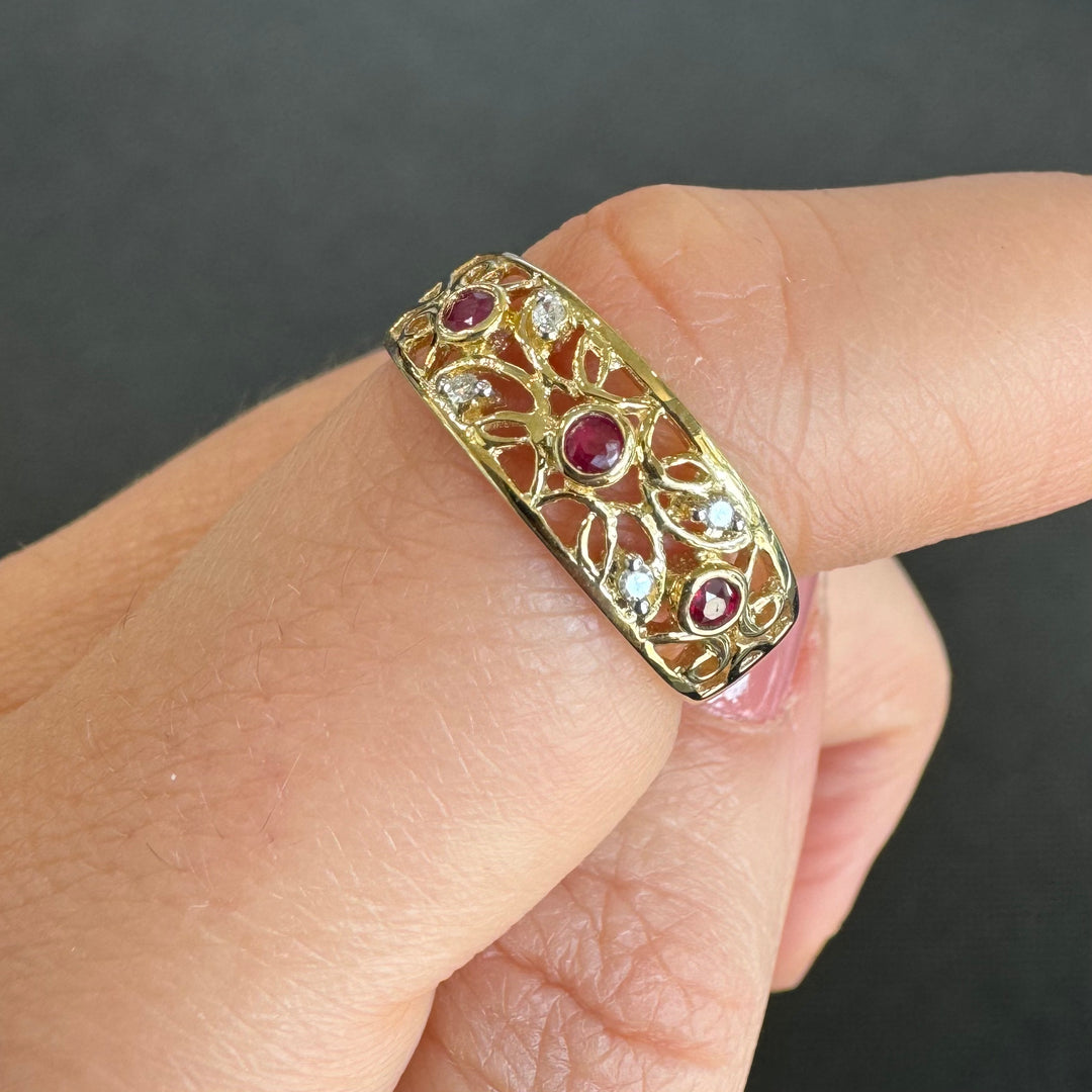 9ct Yellow Gold Ruby & Diamond Filigree Ring