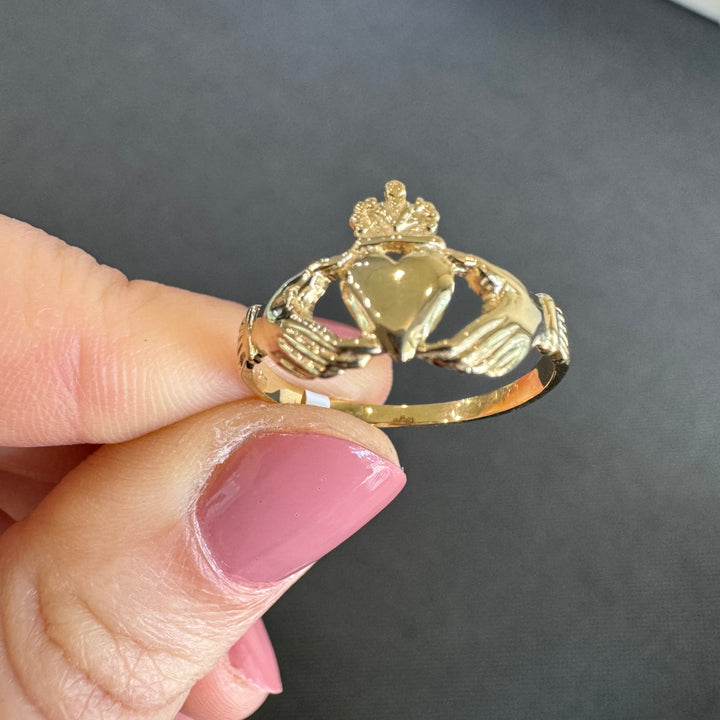 9ct Yellow Gold Claddagh Ring