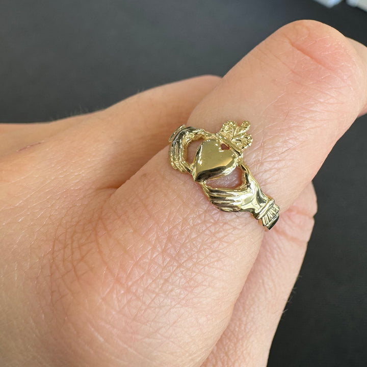 9ct Yellow Gold Claddagh Ring