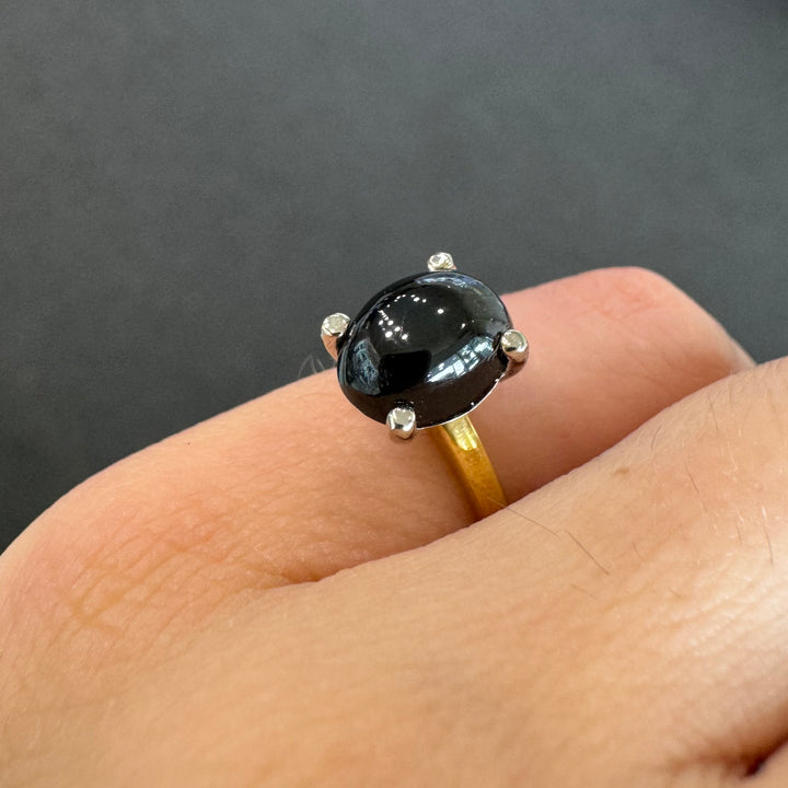 18ct Yellow & White Gold Black Onyx Cabochon Ring