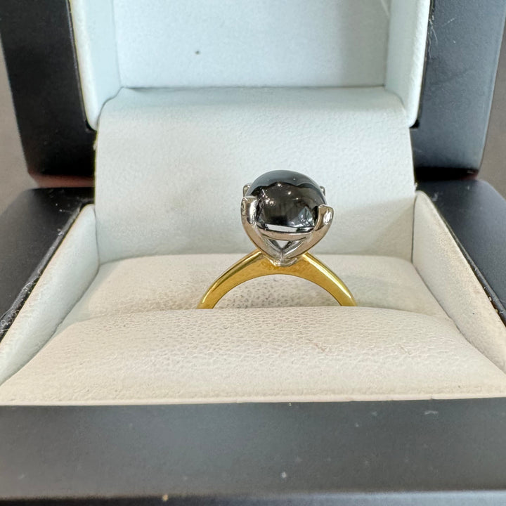 18ct Yellow & White Gold Black Onyx Cabochon Ring