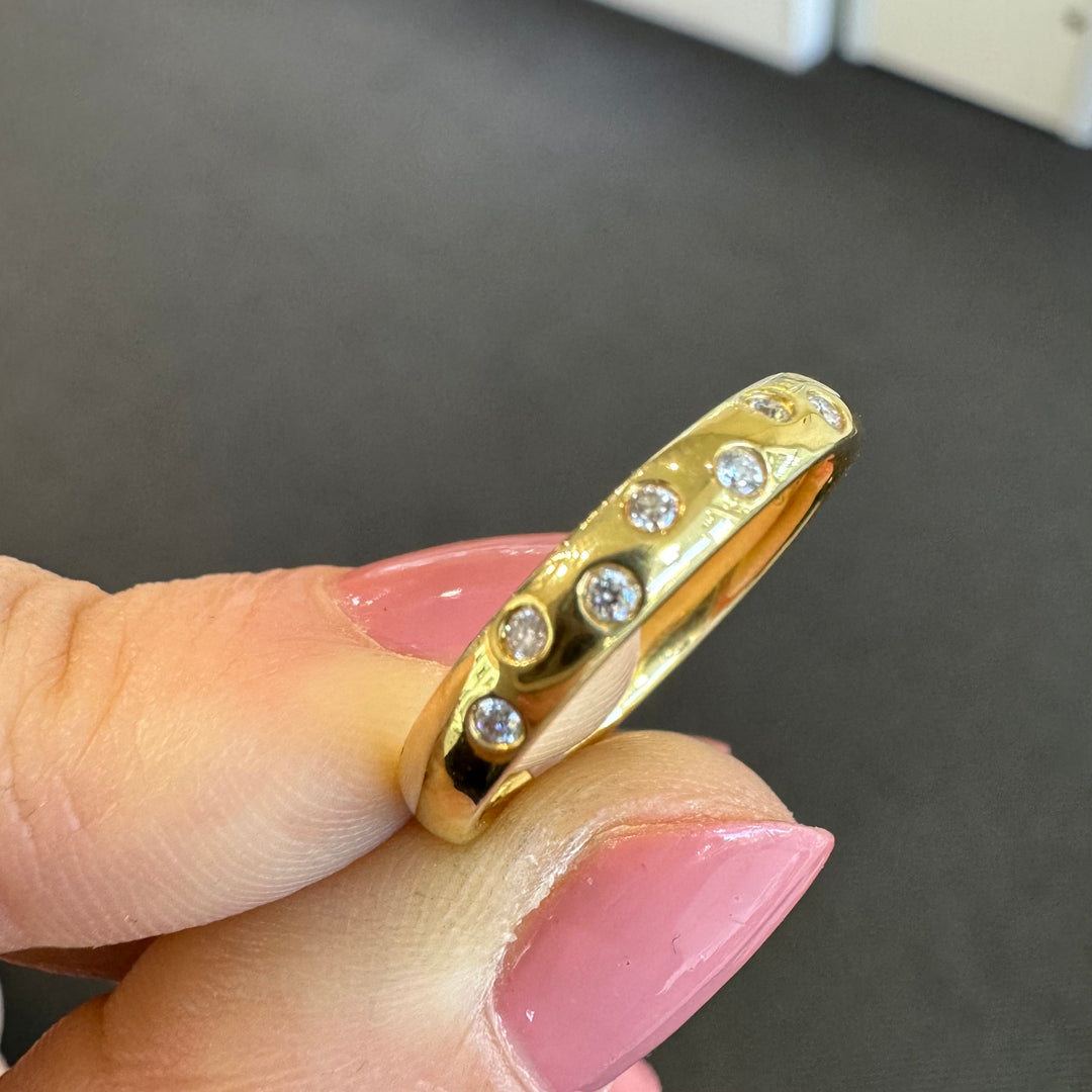 18ct Yellow Gold Hammer Set Diamond Ring