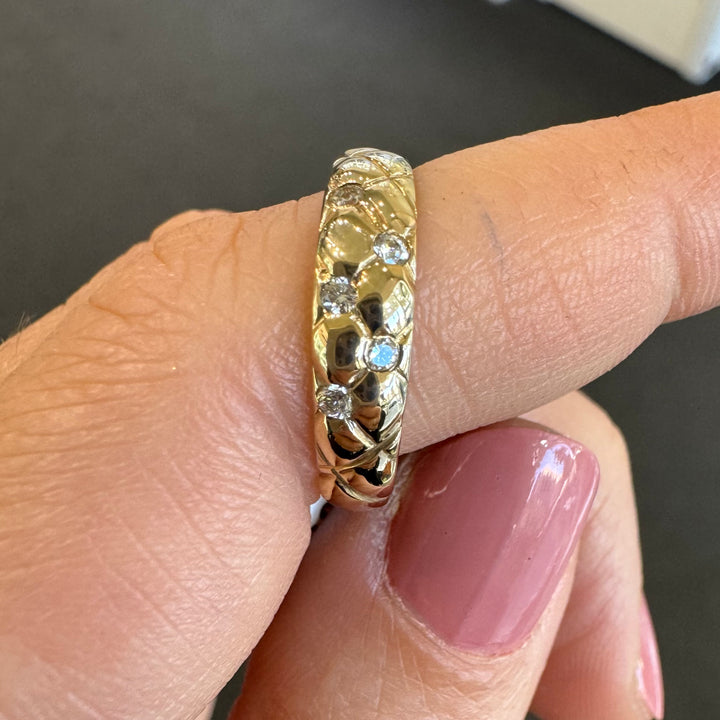 9ct Yellow Gold Hammer Set Diamond Ring