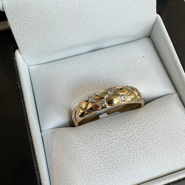 9ct Yellow Gold Hammer Set Diamond Ring